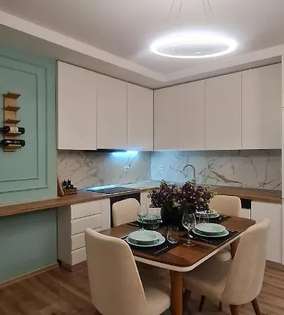 Apartment Tam Serviced Komuna E Parisit District